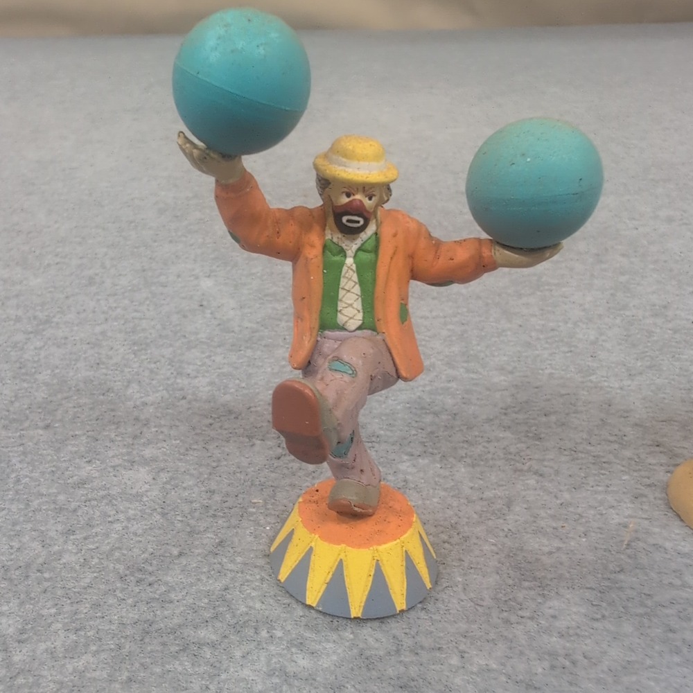 Emmett Kelly Jr. Clown Figurines Trio Balancing Circus Performers Resin - Picture 2 of 6
